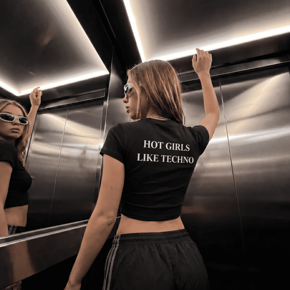 Girls like techno - Baby tee