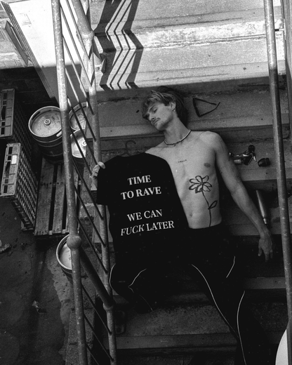TIME TO RAVE - Tee